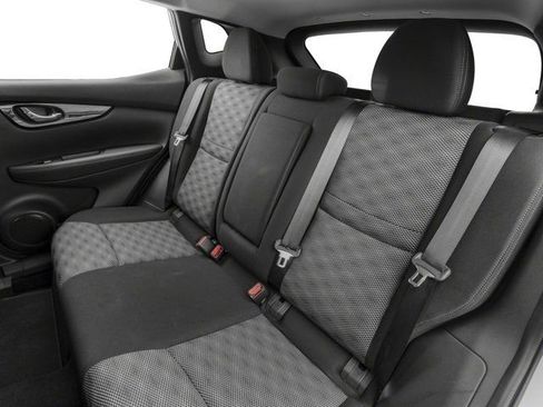 Used 2017 Nissan Rogue Sport SV w/ SV All-Weather Package image 18