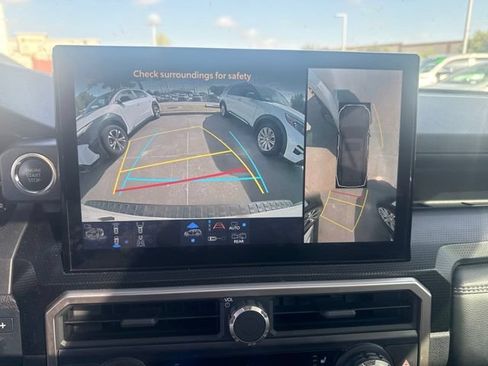 Used 2025 Toyota 4Runner Limited AWD/4WD image 11
