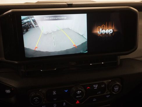 Used 2025 Jeep Wrangler Sport AWD/4WD image 25