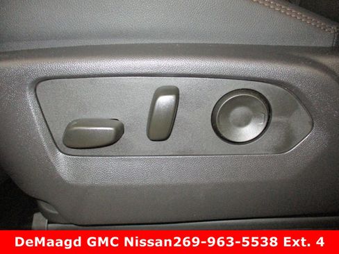 New 2025 GMC Sierra 2500 AT4 w/ Technology Package image 18