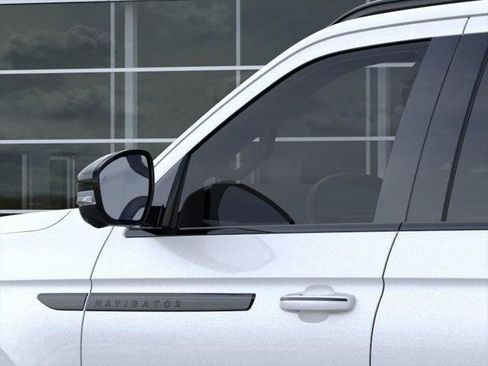 New 2026 Lincoln Navigator L Reserve w/ Jet Appearance Package AWD/4WD image 20