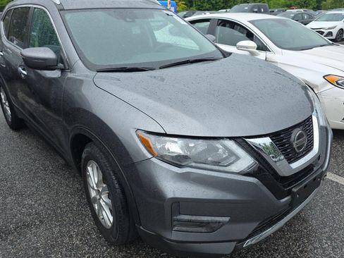 Used 2019 Nissan Rogue S w/ Special Edition Package FWD image 3