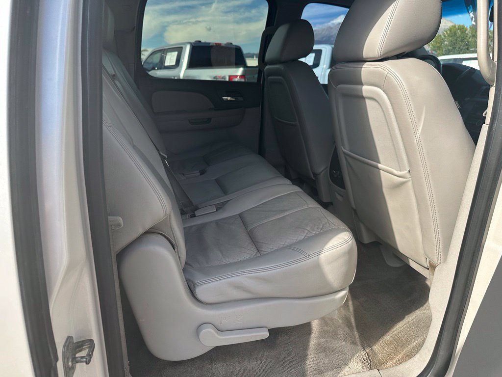 Used 2012 GMC Yukon XL SLT w/ SLT-2 Equipment Package AWD/4WD image 19