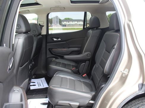 Used 2022 GMC Acadia Denali w/ Denali Ultimate Package AWD/4WD image 21