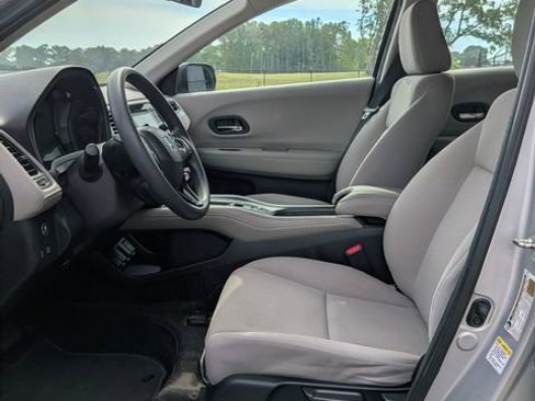 Used 2016 Honda HR-V LX image 12