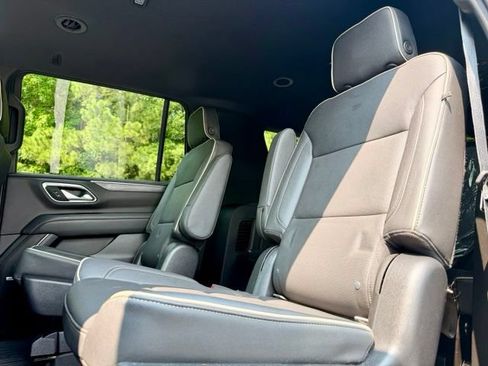 Used 2022 GMC Yukon XL SLT AWD/4WD image 26