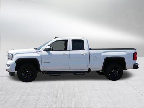 Used 2017 GMC Sierra 1500 SLE w/ SLE Value Package AWD/4WD image 4