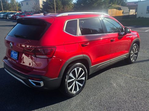 Used 2022 Volkswagen Taos SE image 6