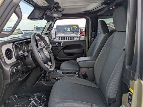Used 2025 Jeep Wrangler Sport AWD/4WD image 16