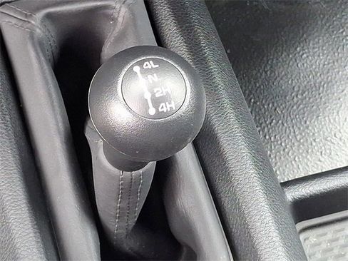 Used 2024 RAM 2500 Tradesman w/ Chrome Appearance Group image 18