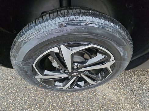 Used 2023 Chevrolet TrailBlazer RS AWD/4WD image 34