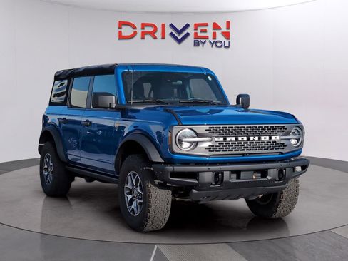 Used 2024 Ford Bronco Badlands image 7