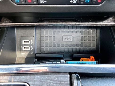 Used 2019 Ford Expedition Limited w/ Equipment Group 302A AWD/4WD image 31