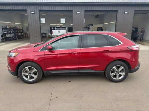 Used 2024 Ford Edge SEL w/ Convenience Package AWD/4WD image 2