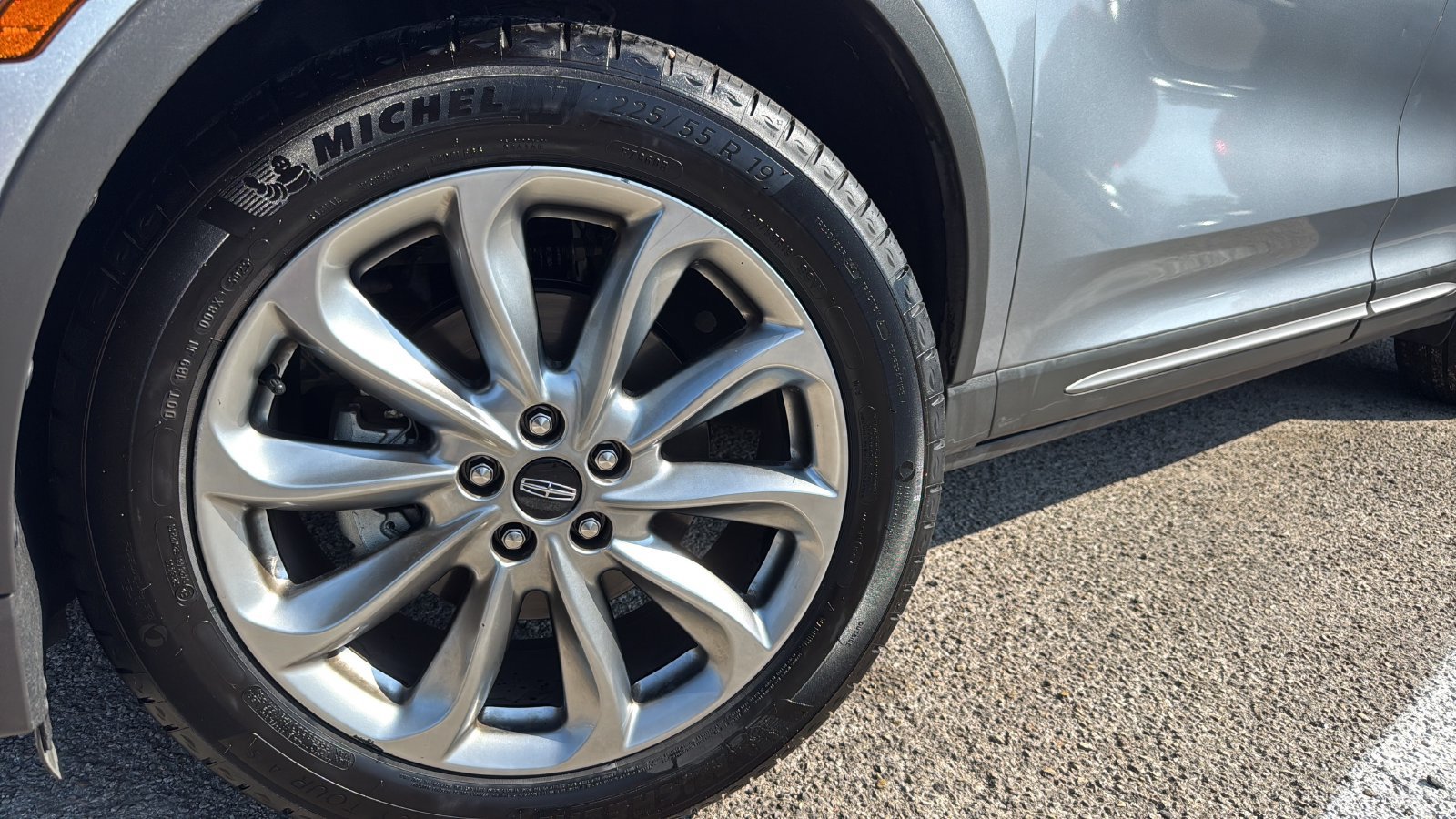 Used 2022 Lincoln Corsair FWD w/ Premium Package image 29