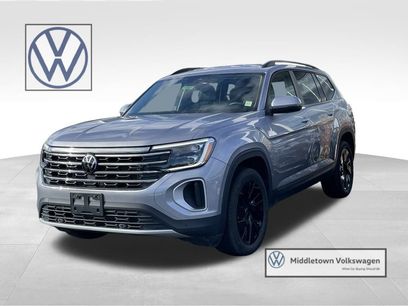 Certified 2025 Volkswagen Atlas SE w/ Black Wheel Package