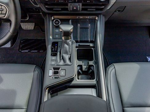 Used 2026 Lexus GX 550 w/ Cold Area Package AWD/4WD image 26