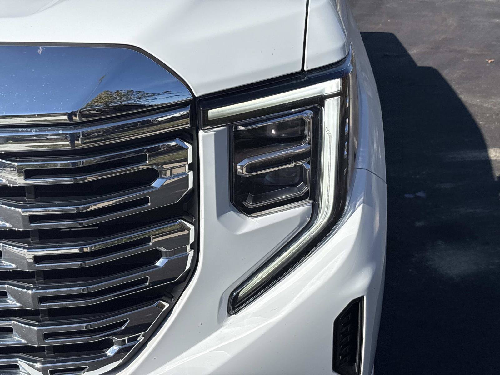 Used 2022 GMC Sierra 1500 Denali w/ Technology Package AWD/4WD image 12