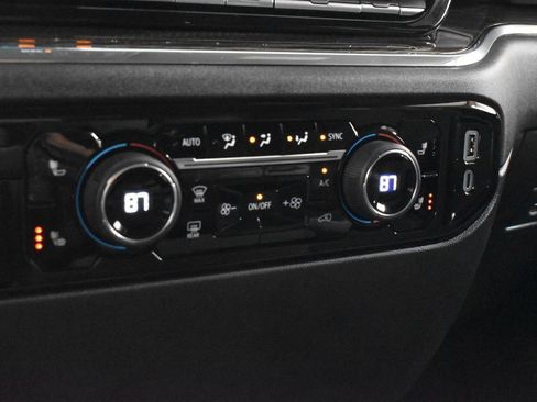 Used 2024 Chevrolet Silverado 1500 RST image 19