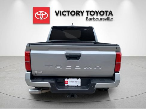 Used 2024 Toyota Tacoma SR5 w/ SR5 Upgrade Package AWD/4WD image 4