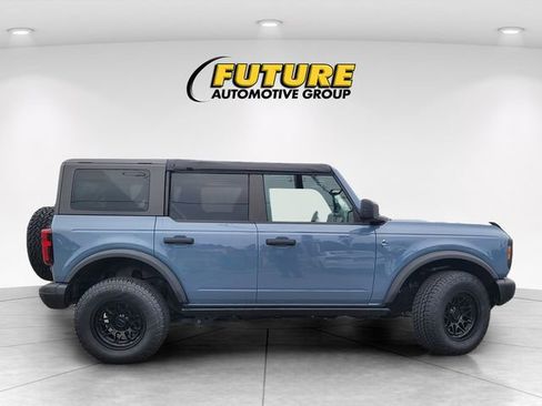 Used 2023 Ford Bronco Black Diamond image 3