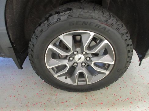 Used 2019 Chevrolet Silverado 1500 RST image 18