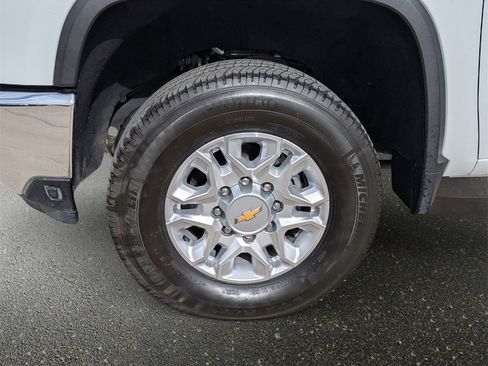 Used 2024 Chevrolet Silverado 2500 LTZ image 5