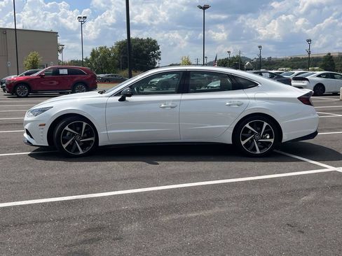 Used 2022 Hyundai Sonata SEL Plus w/ Preferred Accessory Package FWD image 6