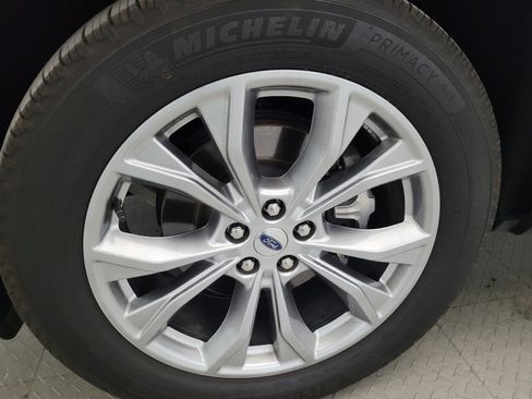 Used 2022 Ford Explorer XLT w/ Equipment Group 202A AWD/4WD image 31