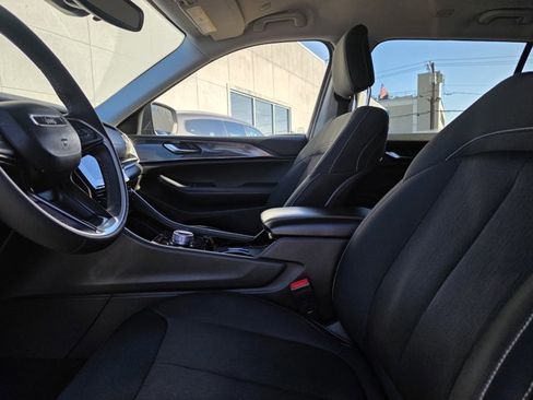 Used 2023 Jeep Grand Cherokee L Laredo w/ Luxury Tech Group I image 5