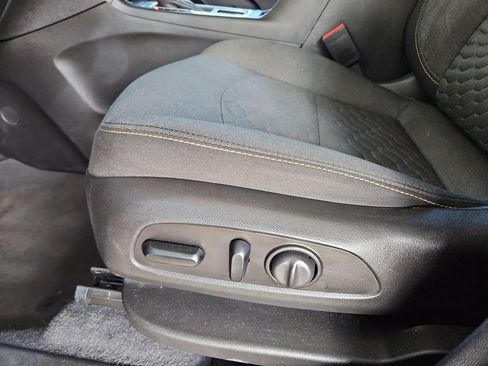 Used 2021 Chevrolet Equinox LT AWD/4WD image 23