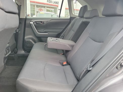 Used 2022 Toyota RAV4 LE image 10