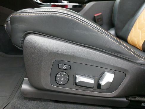 Used 2020 BMW X4 M w/ M Carbon Exterior Package AWD/4WD image 31