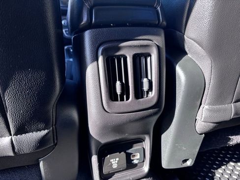 Used 2019 Jeep Compass Latitude w/ Cold Weather Group image 34