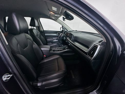 Used 2024 Kia Sorento S image 32