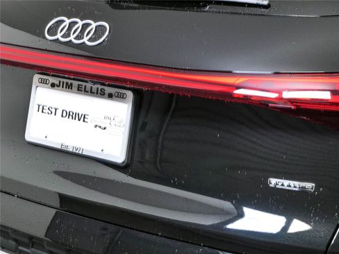 Used 2025 Audi Q5 Premium w/ Convenience Package AWD/4WD image 36
