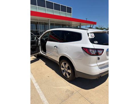 Used 2017 Chevrolet Traverse Premier FWD image 3