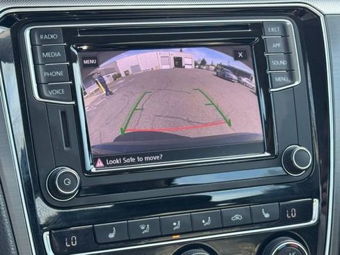 Used 2018 Volkswagen Passat 2.0T R-Line FWD image 31