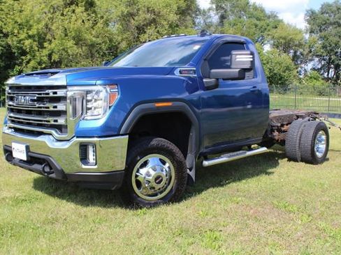 Used 2022 GMC Sierra 3500 SLE w/ SLE Convenience Package image 4