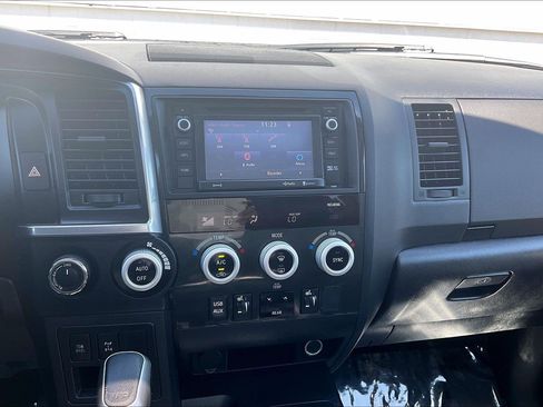 Used 2019 Toyota Sequoia TRD Sport w/ TRD Sport Premium Package AWD/4WD image 39