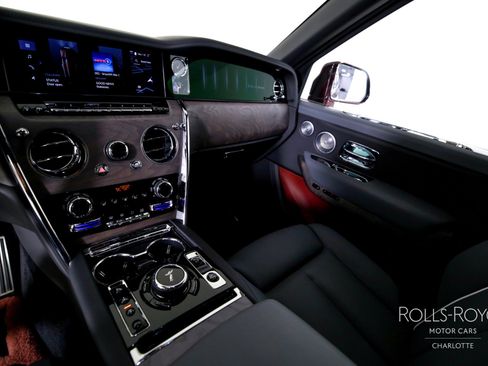 Certified 2025 Rolls-Royce Cullinan AWD/4WD image 16