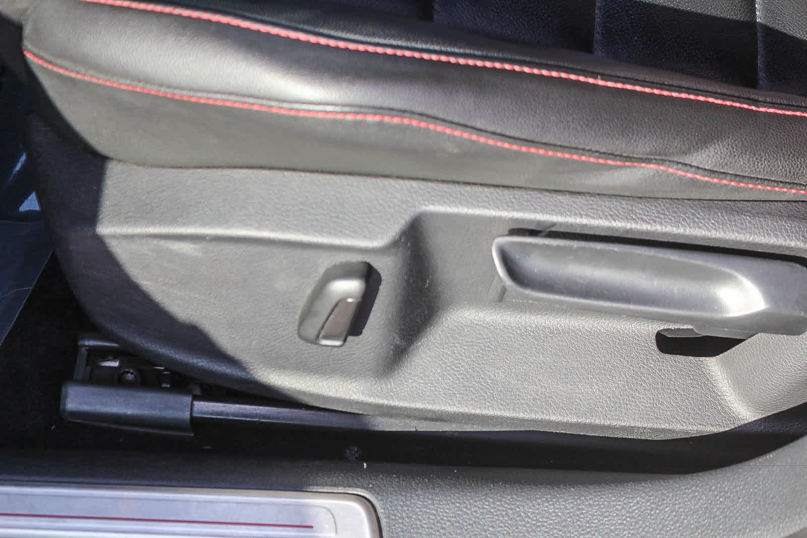 Used 2019 Volkswagen GTI SE FWD image 27