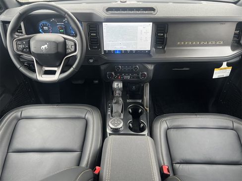 New 2025 Ford Bronco Badlands image 2