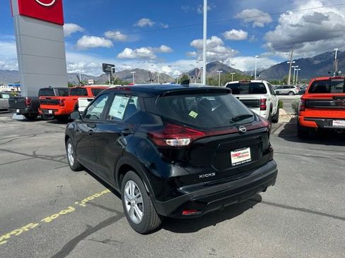 New 2025 Nissan Kicks Play S FWD image 8