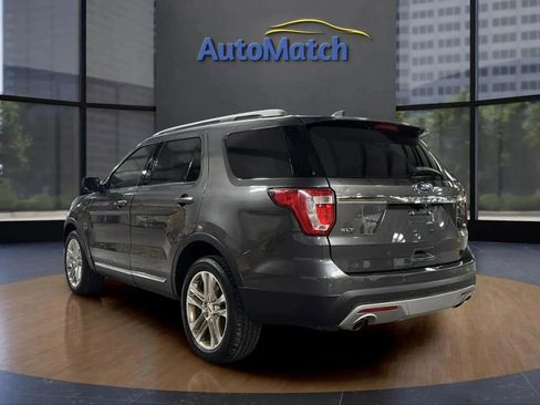 Used 2016 Ford Explorer XLT w/ Equipment Group 202A image 9