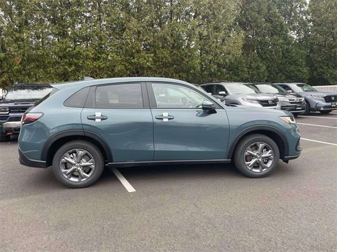 New 2026 Honda HR-V LX image 4