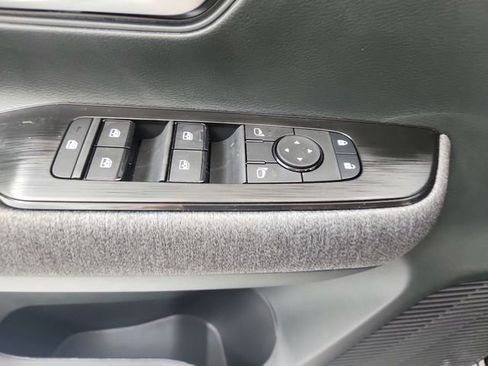 New 2026 Nissan Kicks SV image 29