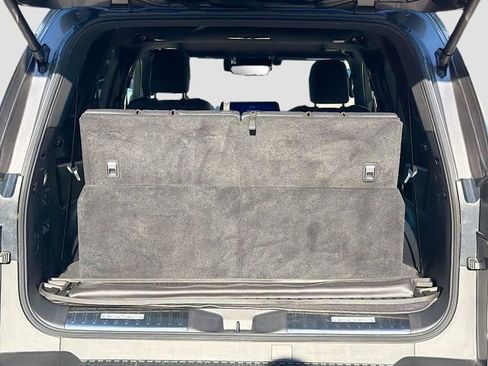 Used 2023 Lexus LX 600 4WD w/ Luxury Package image 12