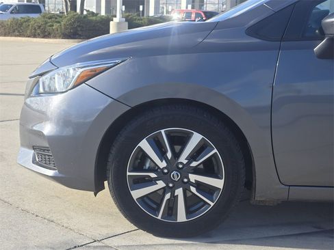 Used 2021 Nissan Versa SV image 8