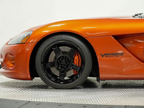 Used 2005 Dodge Viper SRT-10 w/ Copperhead Edition Group RWD image 6